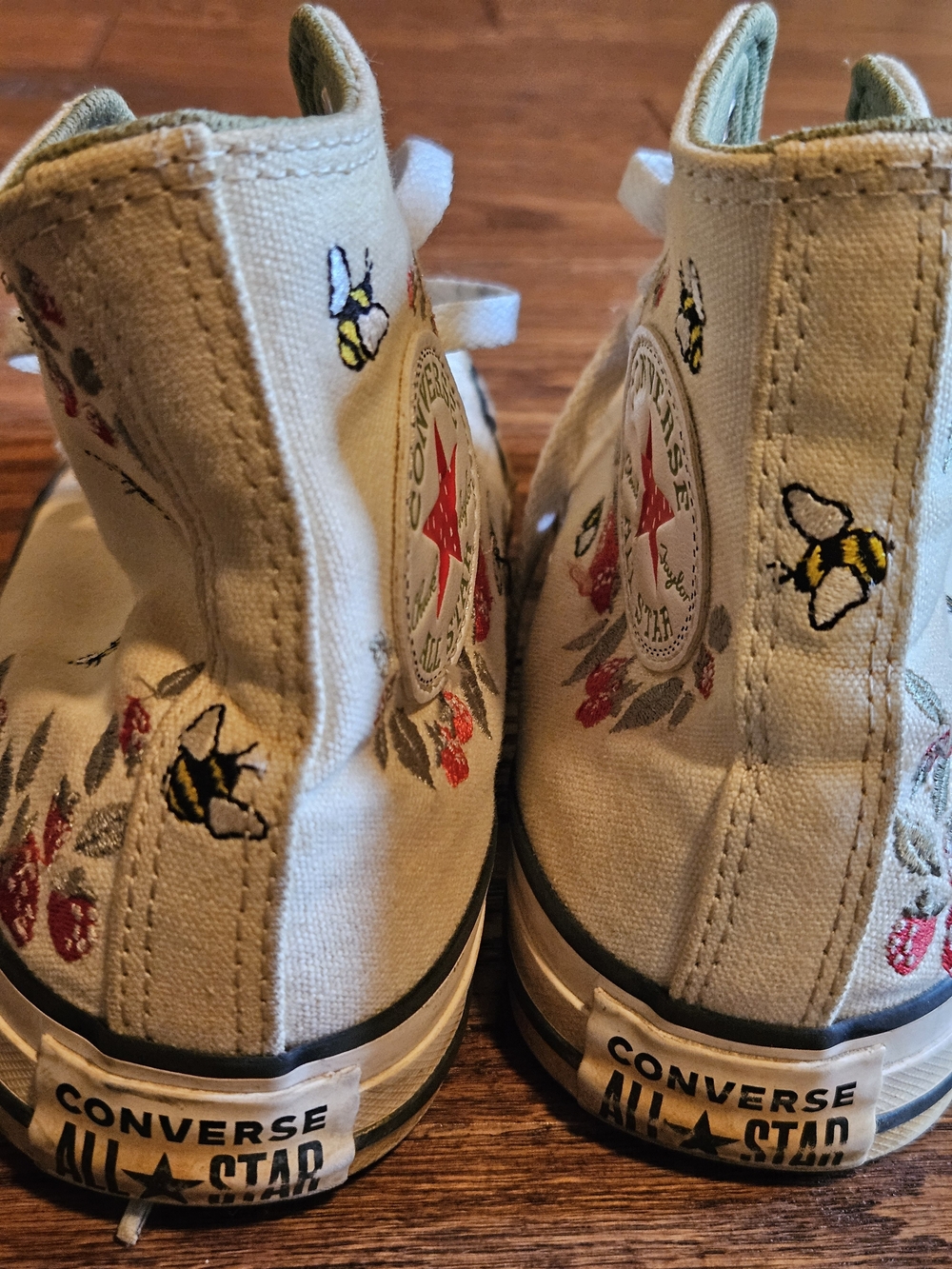 Converse  White Floral & Bee High-Top Sneakers